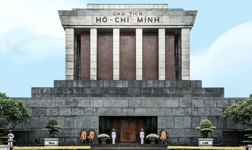 Tham quan Lăng Chủ tịch Hồ Chí Minh