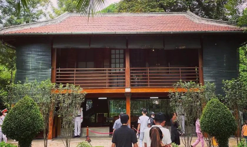 Ghé thăm Khu di tích Hồ Chí Minh