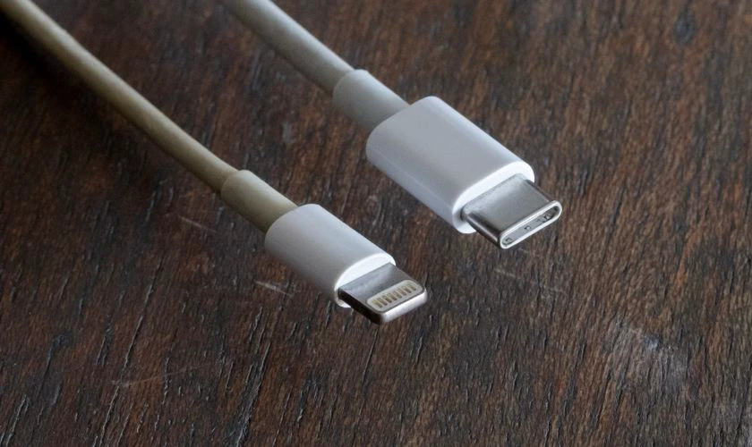 Chuẩn kết nối trước đ&acirc;y, cổng Lightning c&oacute; những ưu điểm g&igrave;?