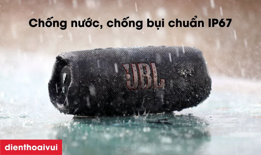 Loa bluetooth JBL Charge 5 sở hữu k&iacute;ch thước nhỏ gọn, chống nước