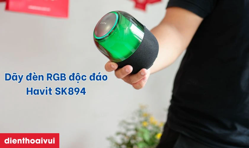 Thiết kế nhỏ gọn v&agrave; dải đ&egrave;n RGB độc đ&aacute;o