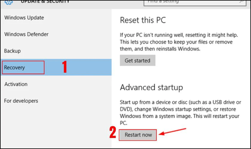 B&ecirc;n tr&aacute;i m&agrave;n h&igrave;nh, bạn chọn mục Recovery, sau đ&oacute; nhấn Restart now