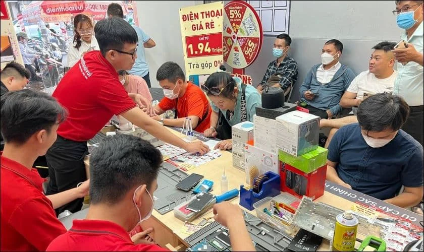 Đến Điện Thoại Vui sửa lỗi cảm biến v&acirc;n tay tr&ecirc;n Samsung