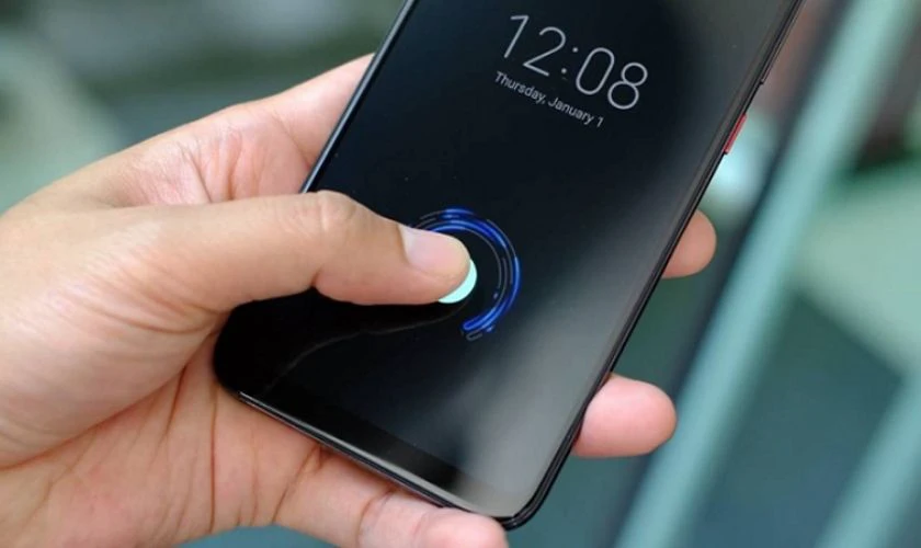 Đặt ng&oacute;n tay l&ecirc;n cảm biến đ&uacute;ng c&aacute;ch