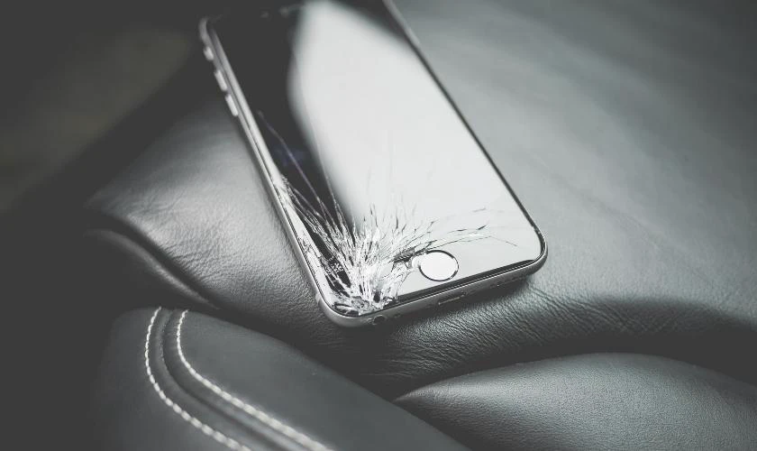Nguy&ecirc;n nh&acirc;n g&acirc;y ra lỗi camera iPhone bị đen