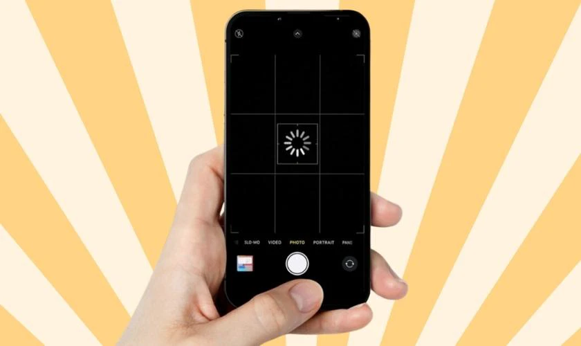 Kiểm tra camera c&oacute; bị che kh&ocirc;ng khi xảy ra lỗi camera iPhone bị đen