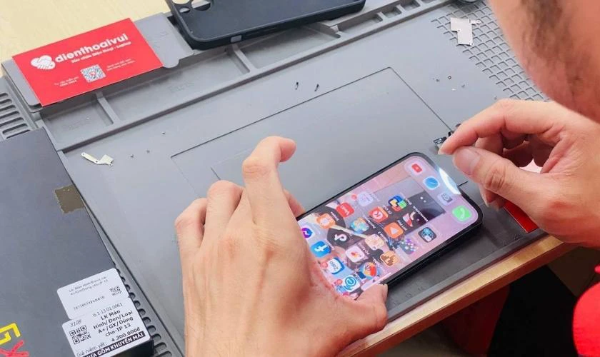 Sửa lỗi camera iPhone bị đen ở đ&acirc;u