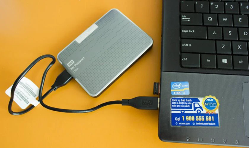 Kết nối lại ổ đĩa di động và máy tính để sửa lỗi Location is not available
