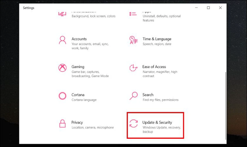 Nhấn Windows + I để mở Settings, sau đó chọn Update & Security