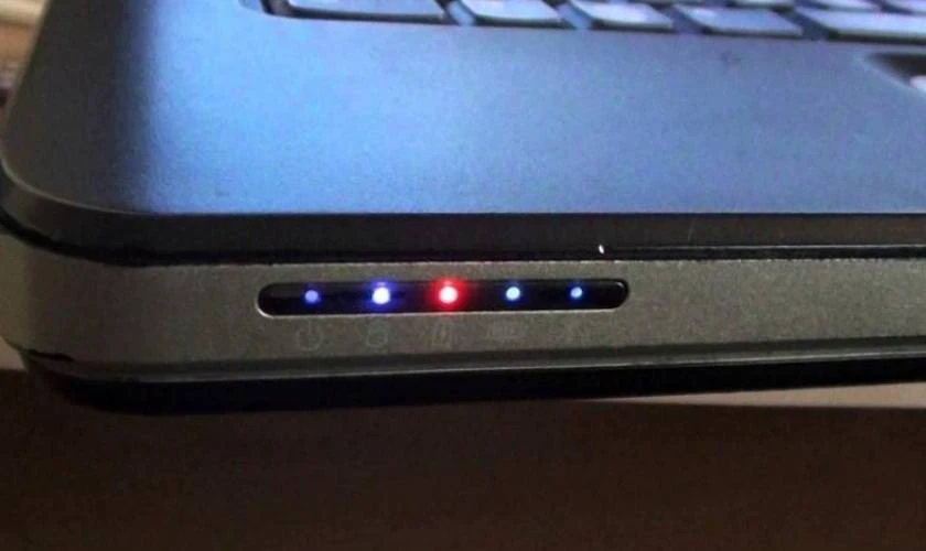 Kiểm tra đèn led trên máy tính