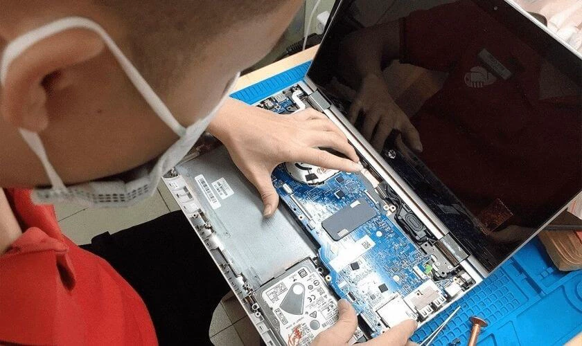 Phải l&agrave;m sao khi RAM kh&ocirc;ng nhận sau khi cắm?