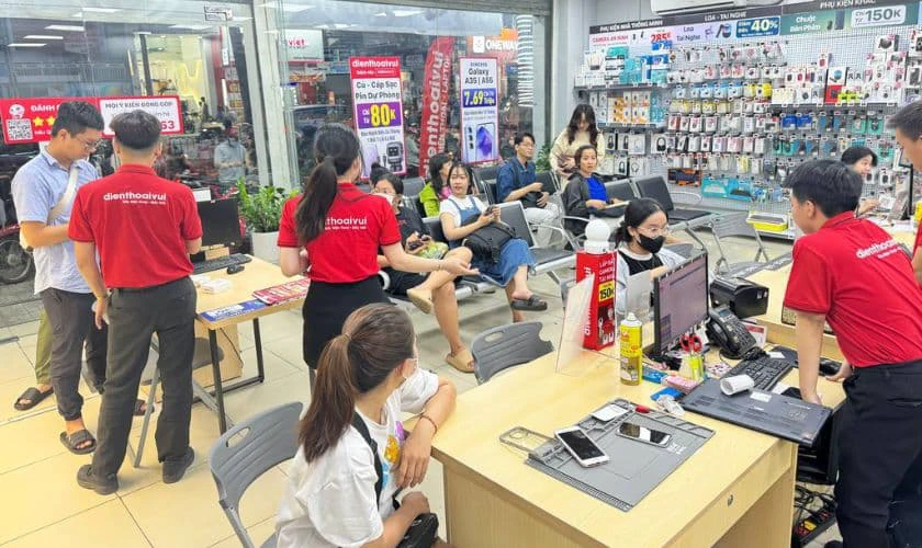 Mang máy đến trung tâm sửa chữa uy tín để được kiểm tra và sửa chữa lỗi unknown not initialized disk