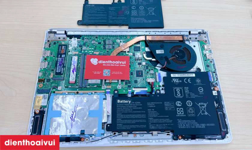 Chọn nơi thay pin laptop uy tín
