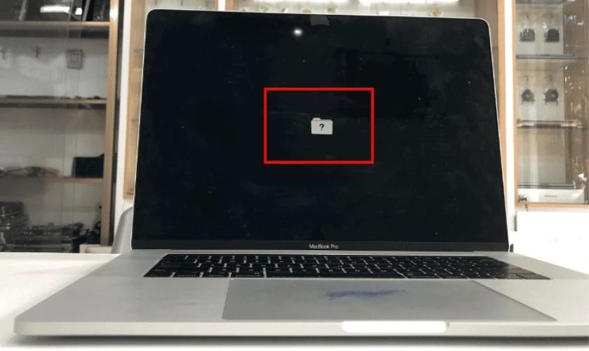 M&agrave;n h&igrave;nh xuất hiện th&ocirc;ng b&aacute;o thư mục trống khi MacBook bị lỗi ổ cứng