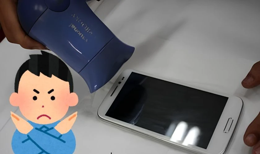 Sai lầm thường gặp khi sơ cứu màn hình điện thoại bị ẩm