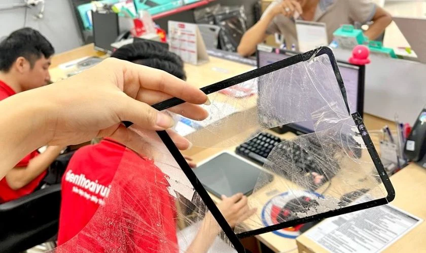 Đem iPad đi kiểm tra tại trung tâm sửa chữa
