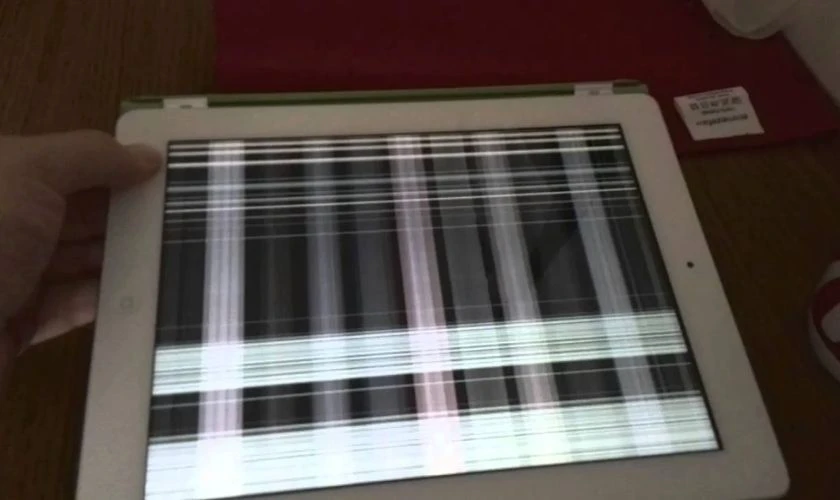 Lỗi m&agrave;n h&igrave;nh iPad Air 2 bị nh&ograve;e m&agrave;u l&agrave; g&igrave;
