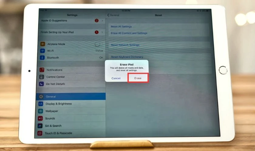Sửa lỗi m&agrave;n h&igrave;nh iPad Air 2 bị nh&ograve;e m&agrave;u bằng c&aacute;ch Restore lại thiết bị