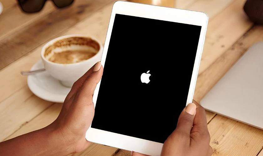 Khởi động lại iPad
