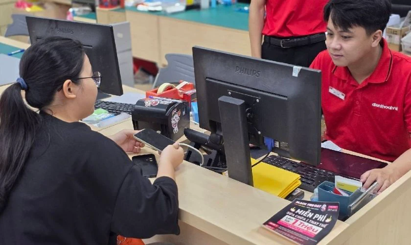 Tiếp nhận iPhone 14 Pro bị liệt cảm ứng