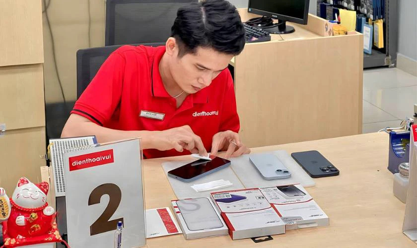 Địa chỉ sửa lỗi màn hình iPhone 16 Pro Max bị tối