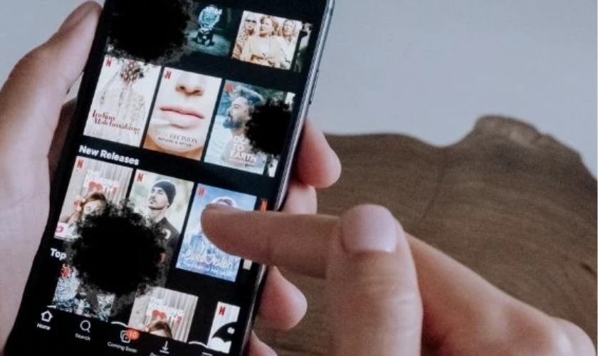 Dấu hiệu điện thoại iPhone bị chấm đen m&agrave;n h&igrave;nh
