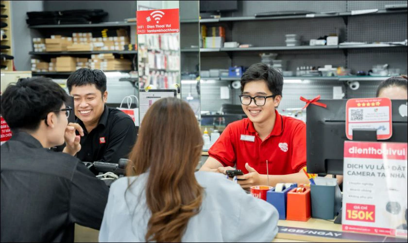 Thay màn hình MacBook bị xước ở đâu giá tốt, uy tín?