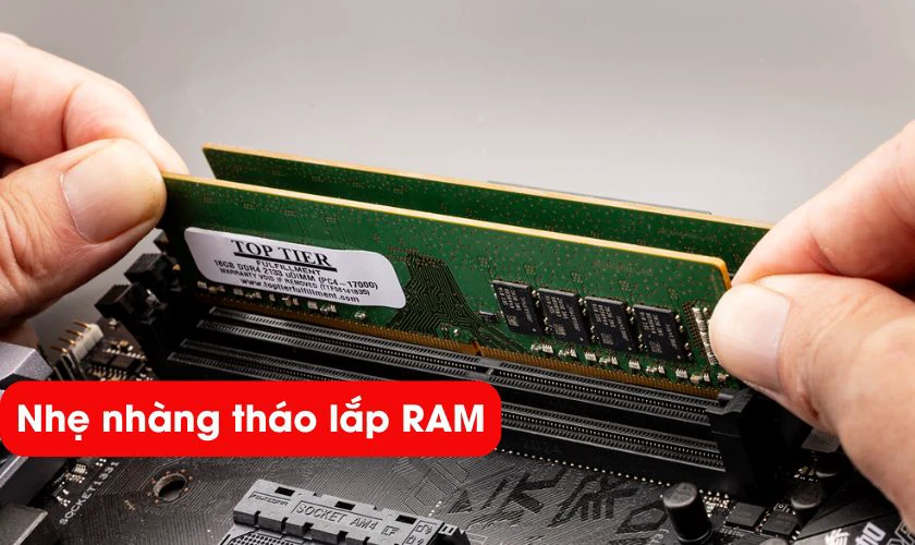 Th&aacute;o RAM, vệ sinh v&agrave; cắm lại đ&uacute;ng vị tr&iacute;