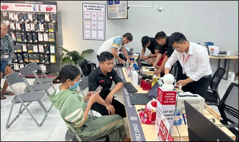 Thay m&agrave;n h&igrave;nh Samsung bị lưu ảnh ở đ&acirc;u đảm bảo ch&iacute;nh h&atilde;ng?