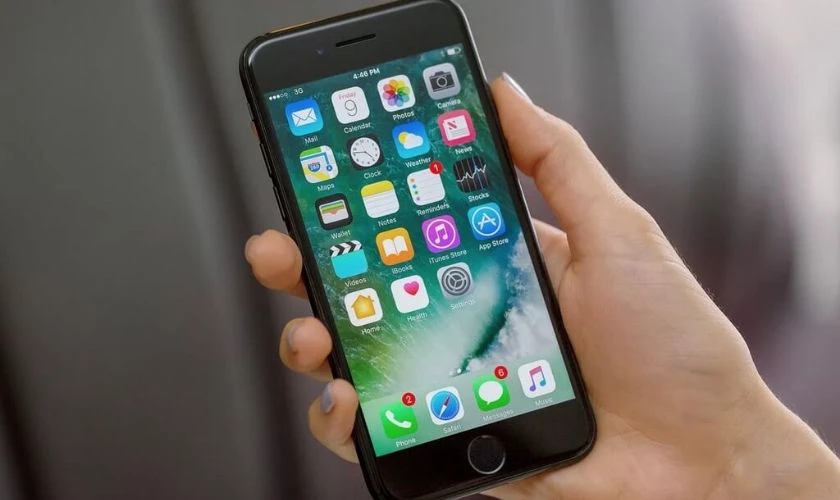 iPhone nào dùng màn hình LCD và OLED?