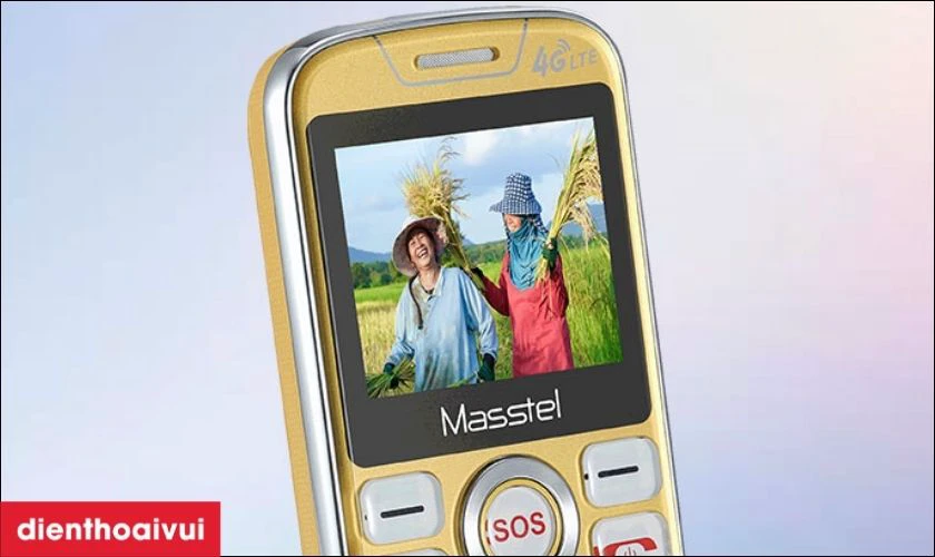 Điện thoại Masstel Fami 60 4G c&oacute; m&agrave;n h&igrave;nh lớn