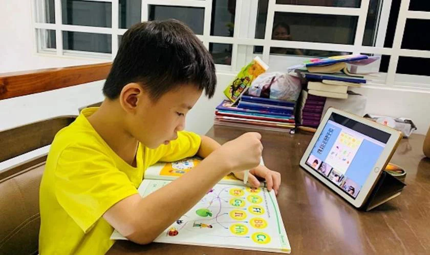 M&aacute;y t&iacute;nh bảng cho học sinh tiểu học c&oacute; lợi &iacute;ch g&igrave;?