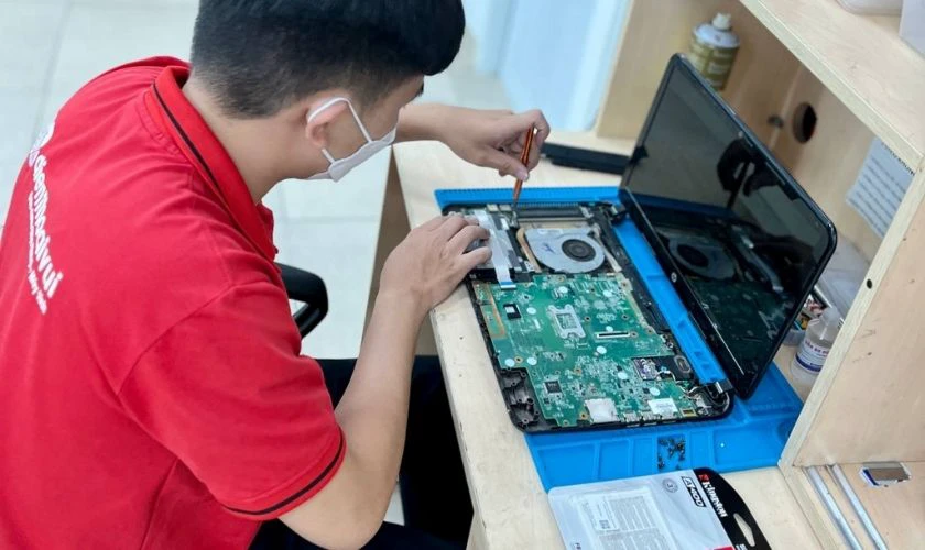 Thay ổ cứng SSD mới để máy tính chạy mượt hơn