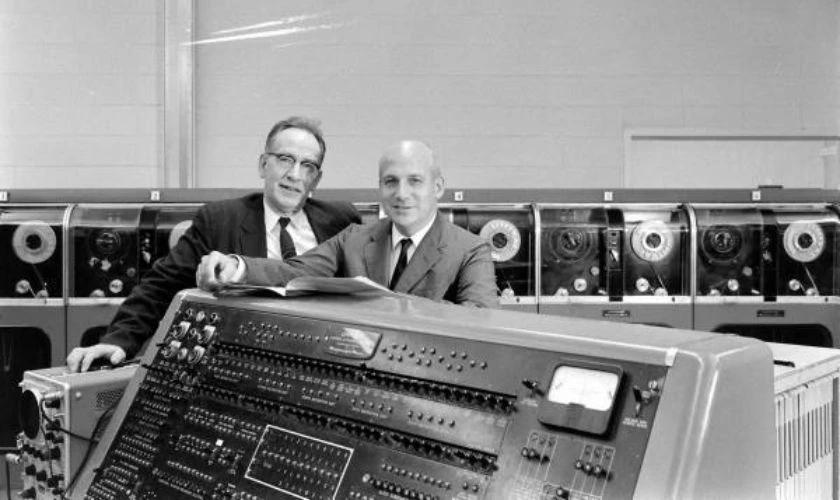 John Presper Eckert và John Mauchly là 2 người đặt nền móng cho máy tính điện tử đầu tiên trên thế giới