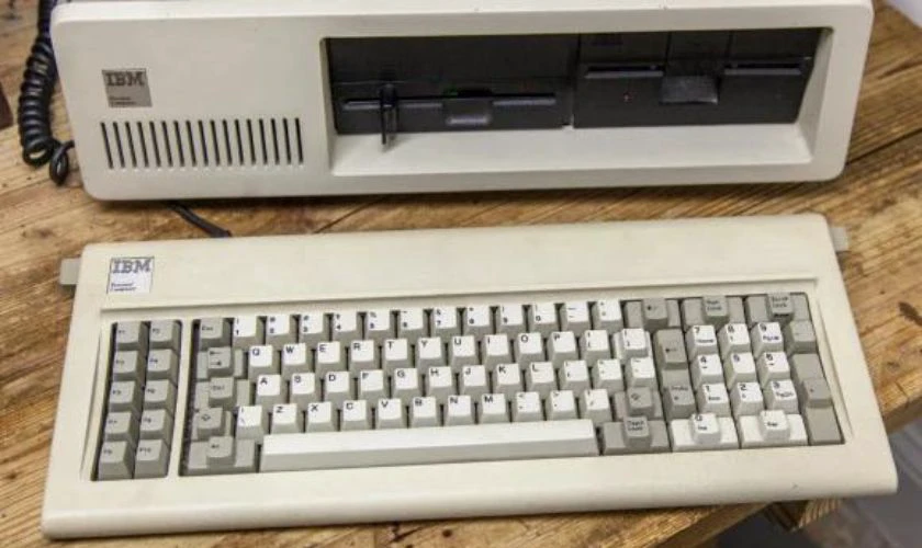 Bàn phím IBM 101-key Enchanced Keyboard