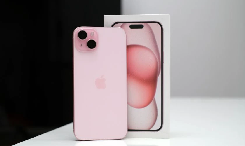 iPhone 15 m&agrave;u hồng