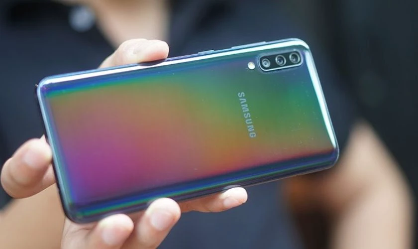 Samsung Galaxy A50 6GB 128GB cũ xước cấn - Giá 1.890.000đ