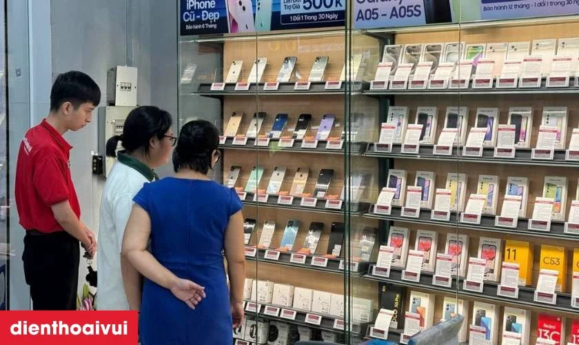 mua iphone 11 thường cũ tại cửa h&agrave;ng Điện Thoại Vui
