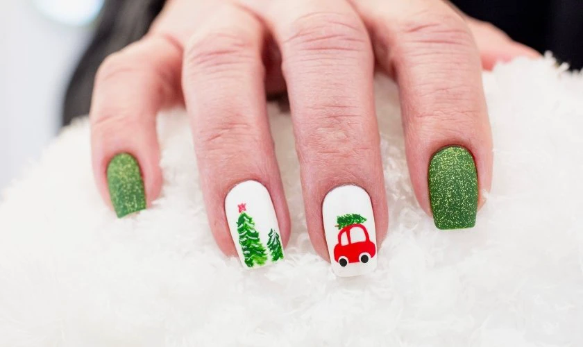 Mẫu nail Gi&aacute;ng sinh với c&acirc;y th&ocirc;ng v&agrave; ng&ocirc;i sao xịn