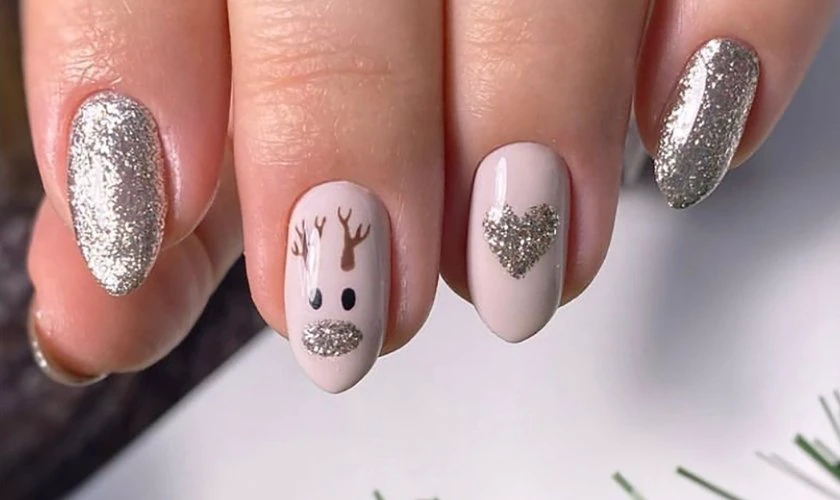 Nail Gi&aacute;ng sinh trang tr&iacute; b&ocirc;ng tuyết v&agrave; tuần lộc
