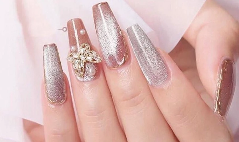 Mẫu nail mắt m&egrave;o mới