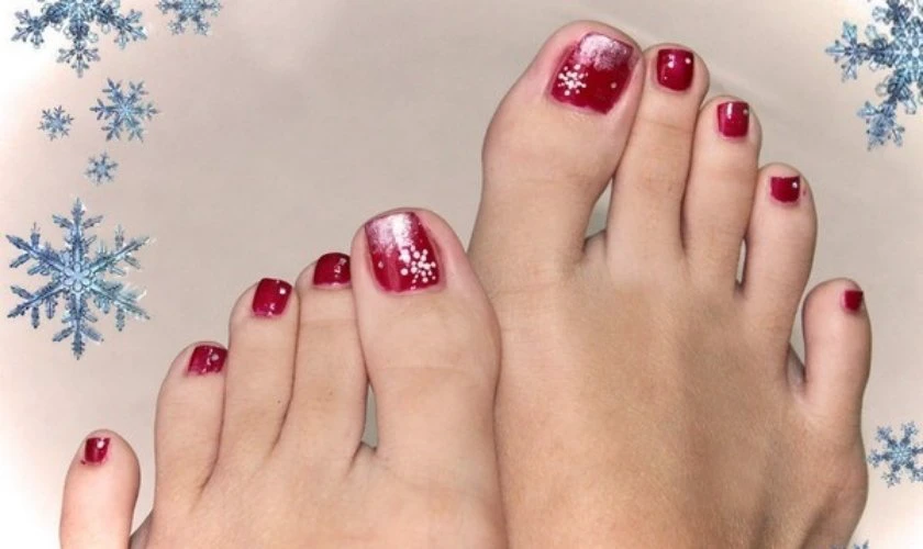 Mẫu nail ch&acirc;n Gi&aacute;ng sinh hot trend