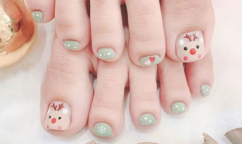 Mẫu nail ch&acirc;n Gi&aacute;ng sinh hot trend cute