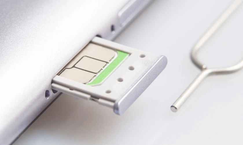SIM c&oacute; thể th&aacute;o lắp v&agrave; thay đổi một c&aacute;ch dễ d&agrave;ng