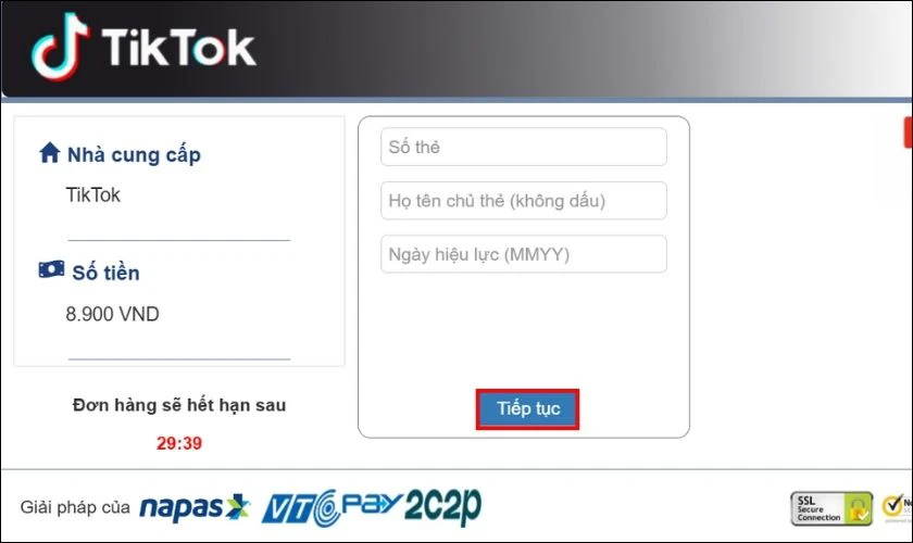 Nhập t&ecirc;n chủ thẻ v&agrave; nhấn Tiếp tục
