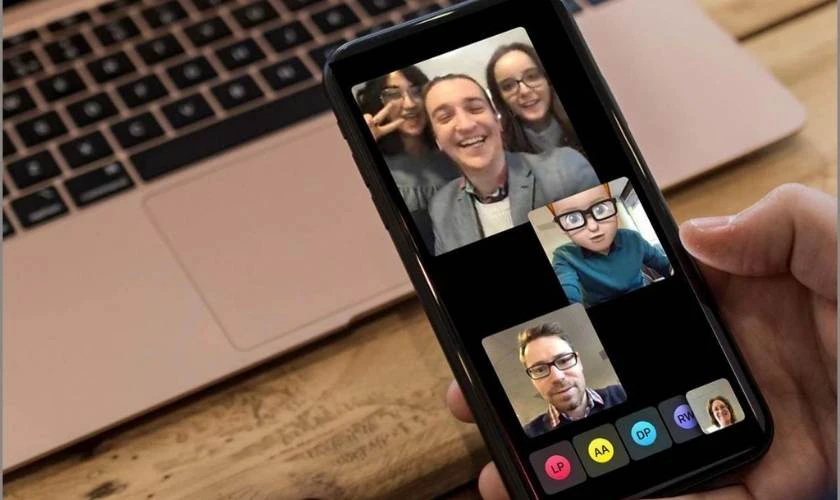 Nên mua iPhone cũ nào cho người đi làm?