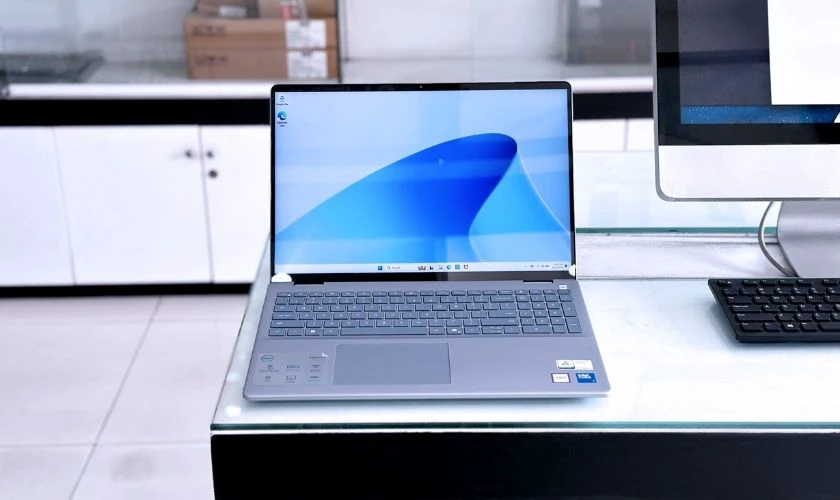 Dell Inspiron 16 5640