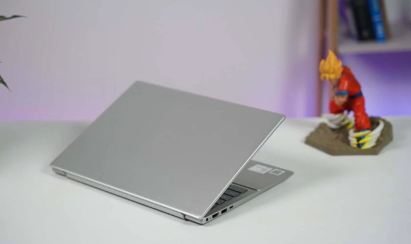 Đa nhiệm phục vụ học tập và giải trí