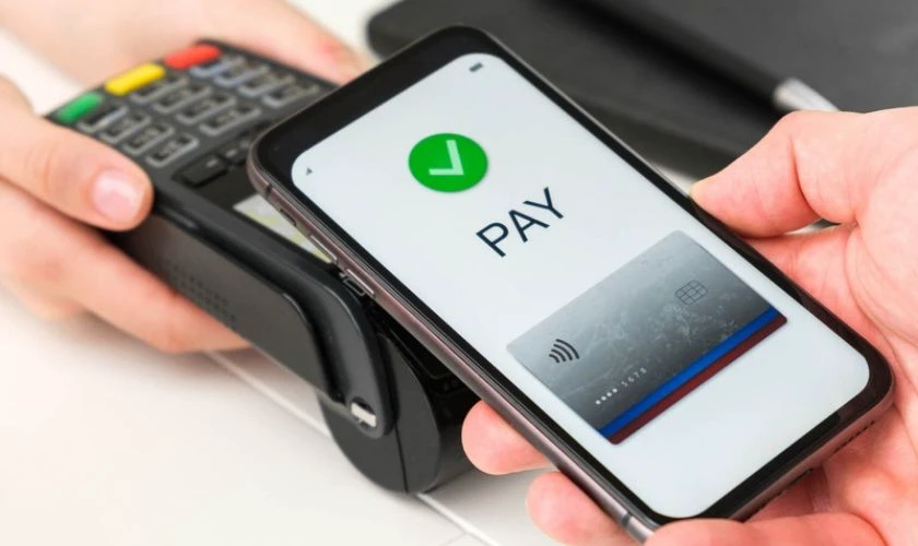 Dùng NFC để thanh toán không chạm