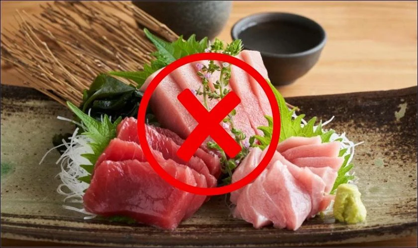 Không ăn đồ sống đồ tanh hôi tránh xui rủi